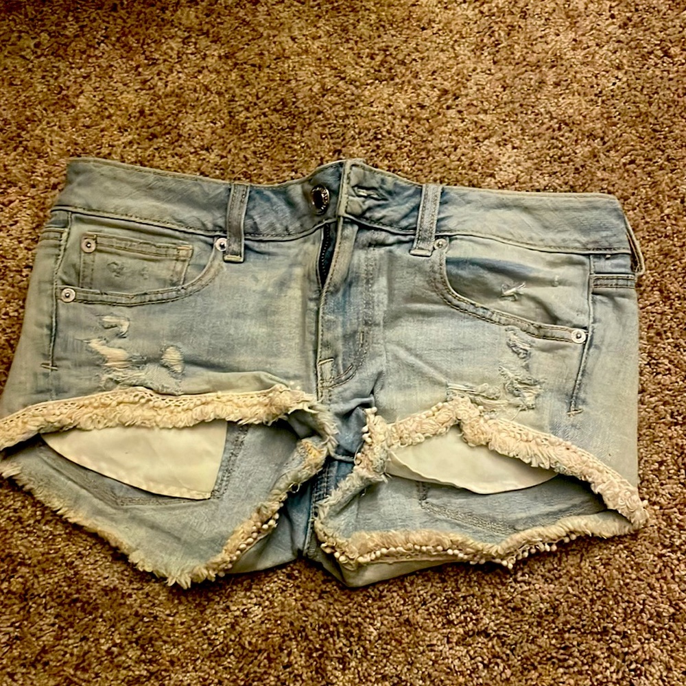 American Eagle shorts size 6 light wash